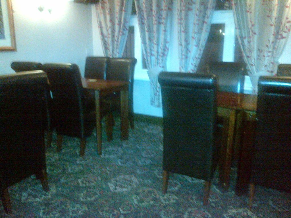 The Friar Tucks Hotel Gloucester Exterior foto